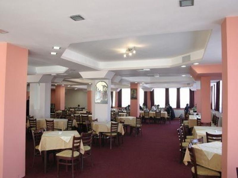 Hotel Istatov Нов-Дойран Ресторан фото